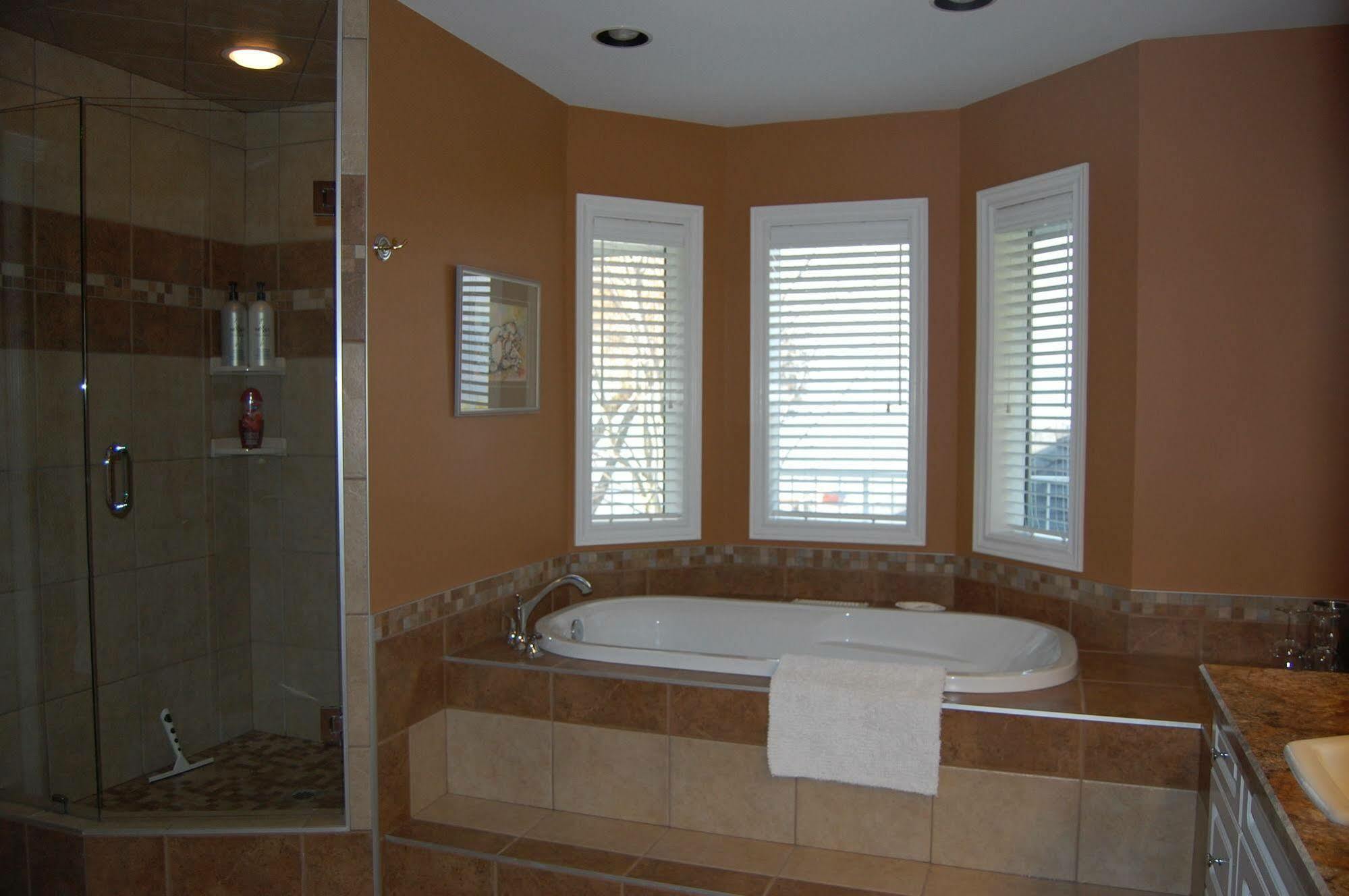 Lakeshore B&B Kelowna Esterno foto