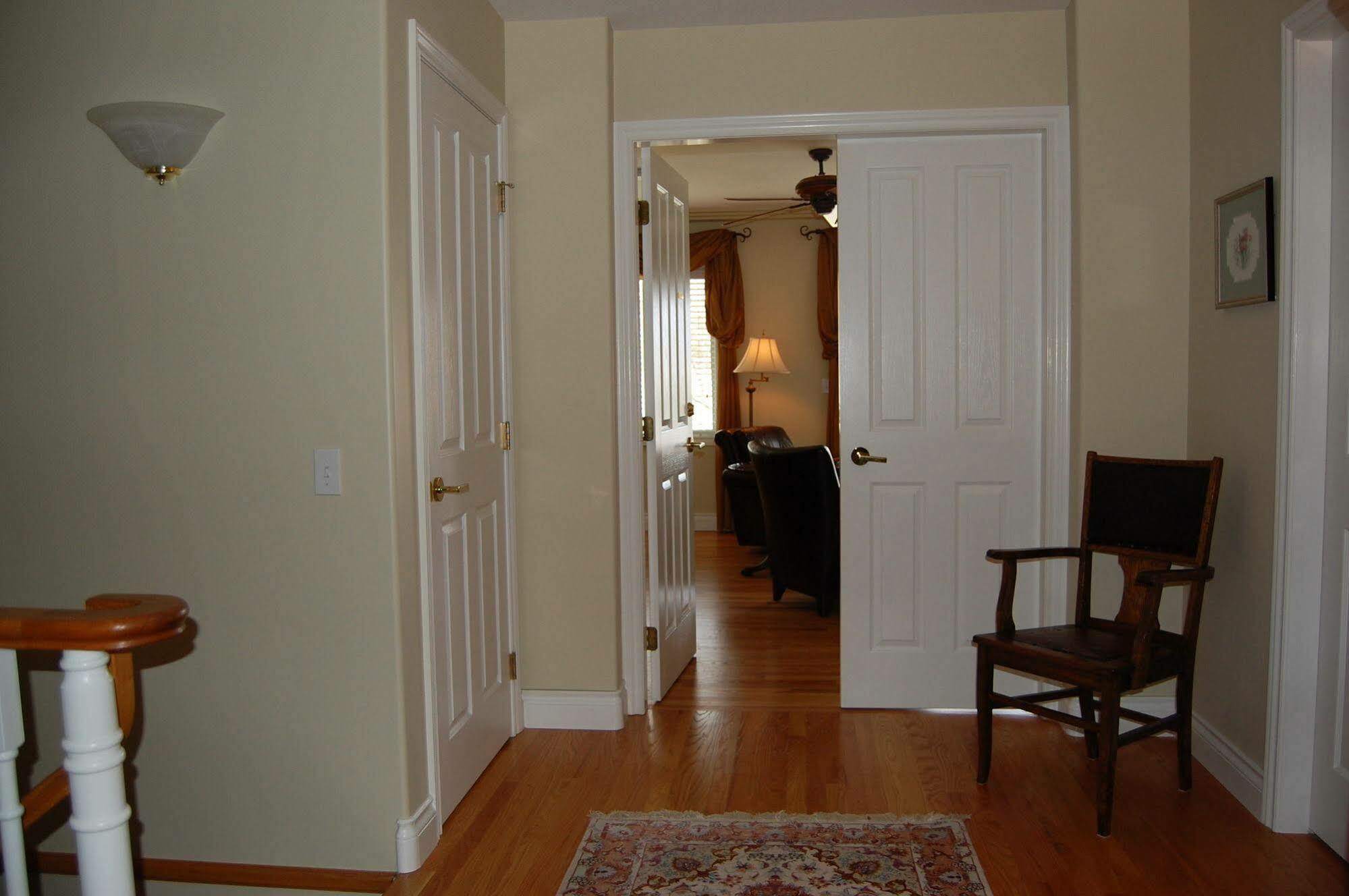 Lakeshore B&B Kelowna Esterno foto