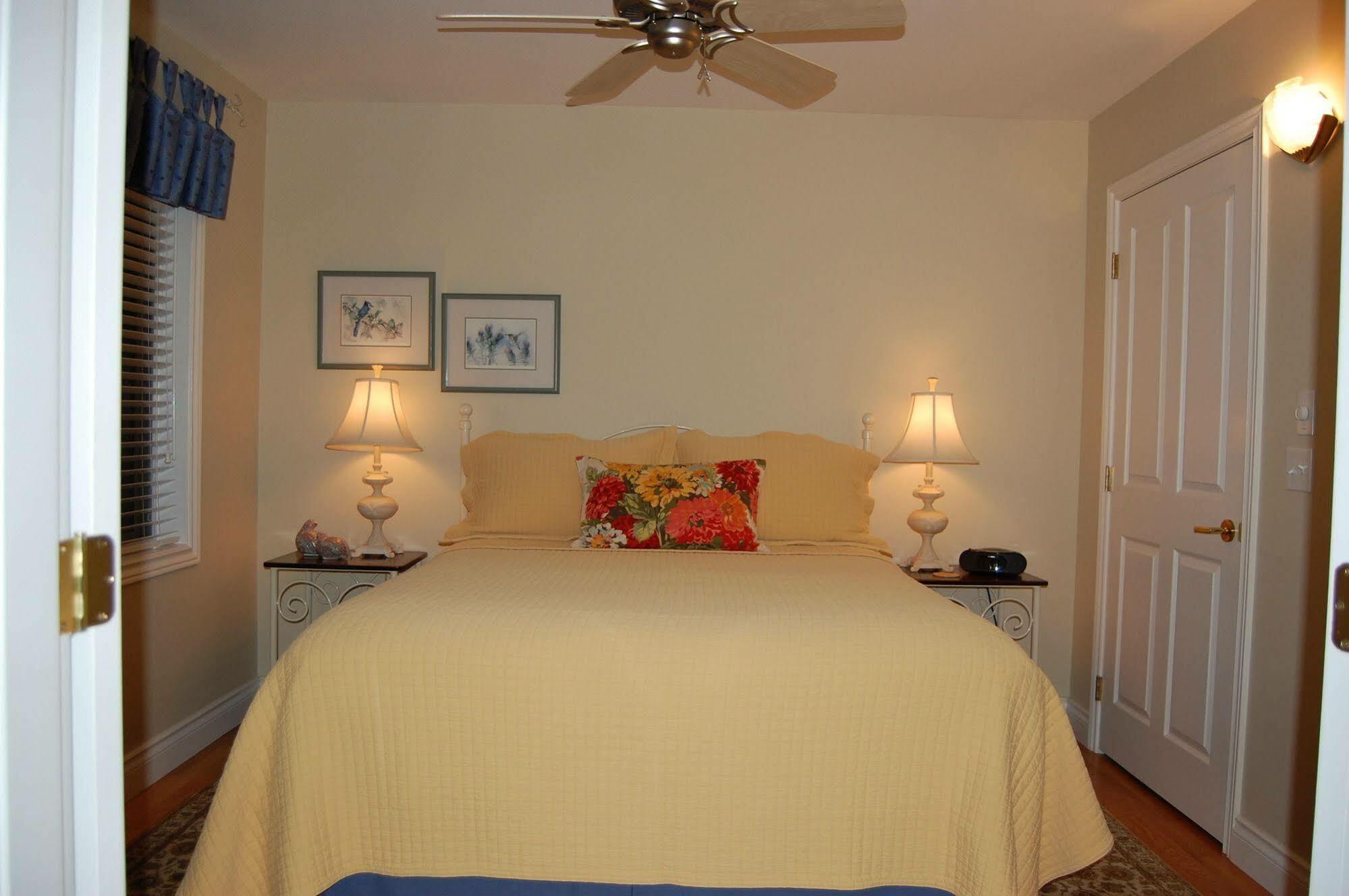 Lakeshore B&B Kelowna Esterno foto