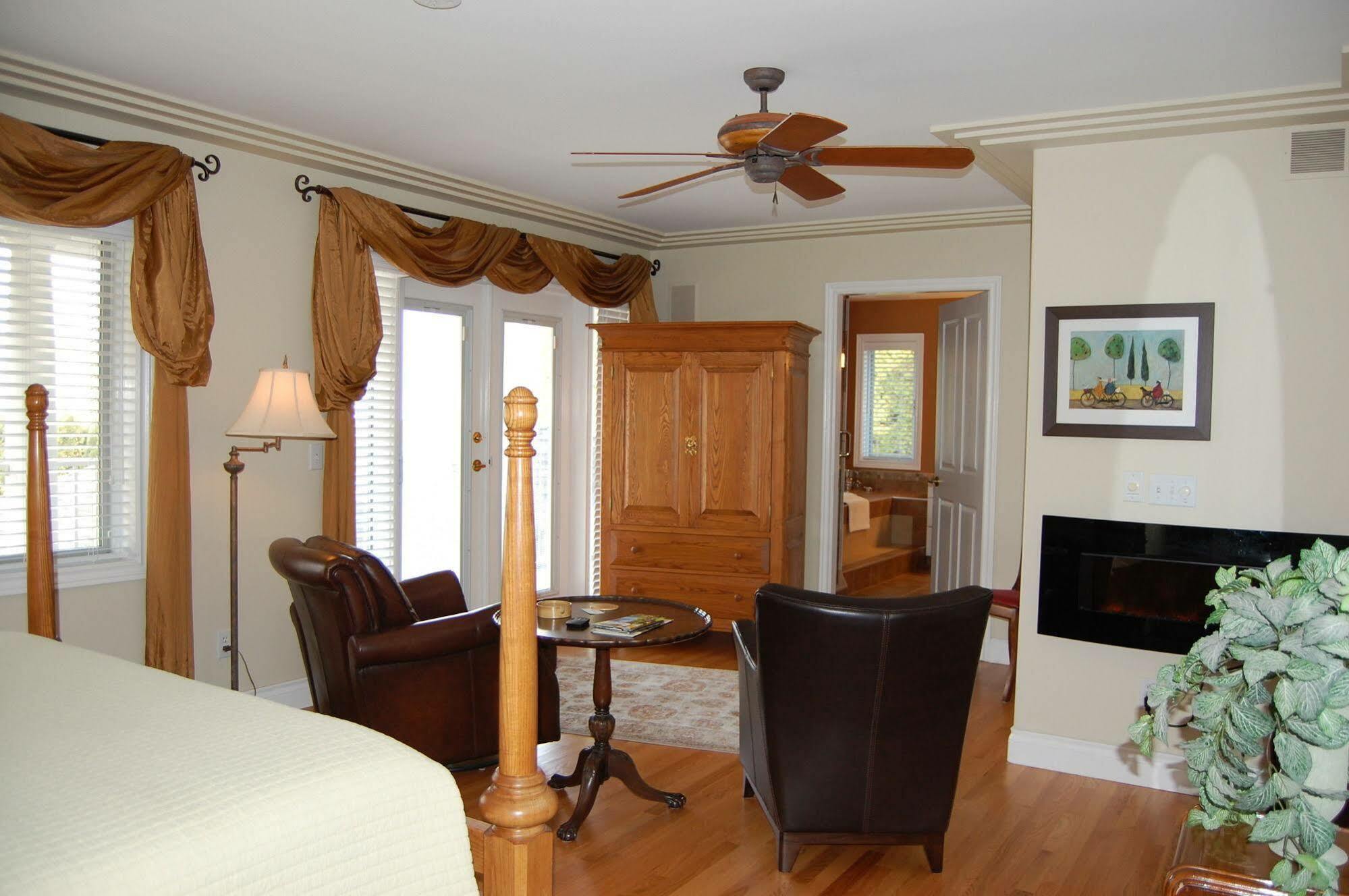 Lakeshore B&B Kelowna Esterno foto