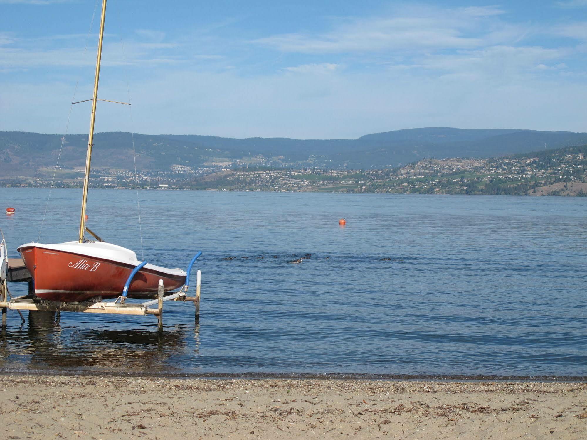 Lakeshore B&B Kelowna Esterno foto